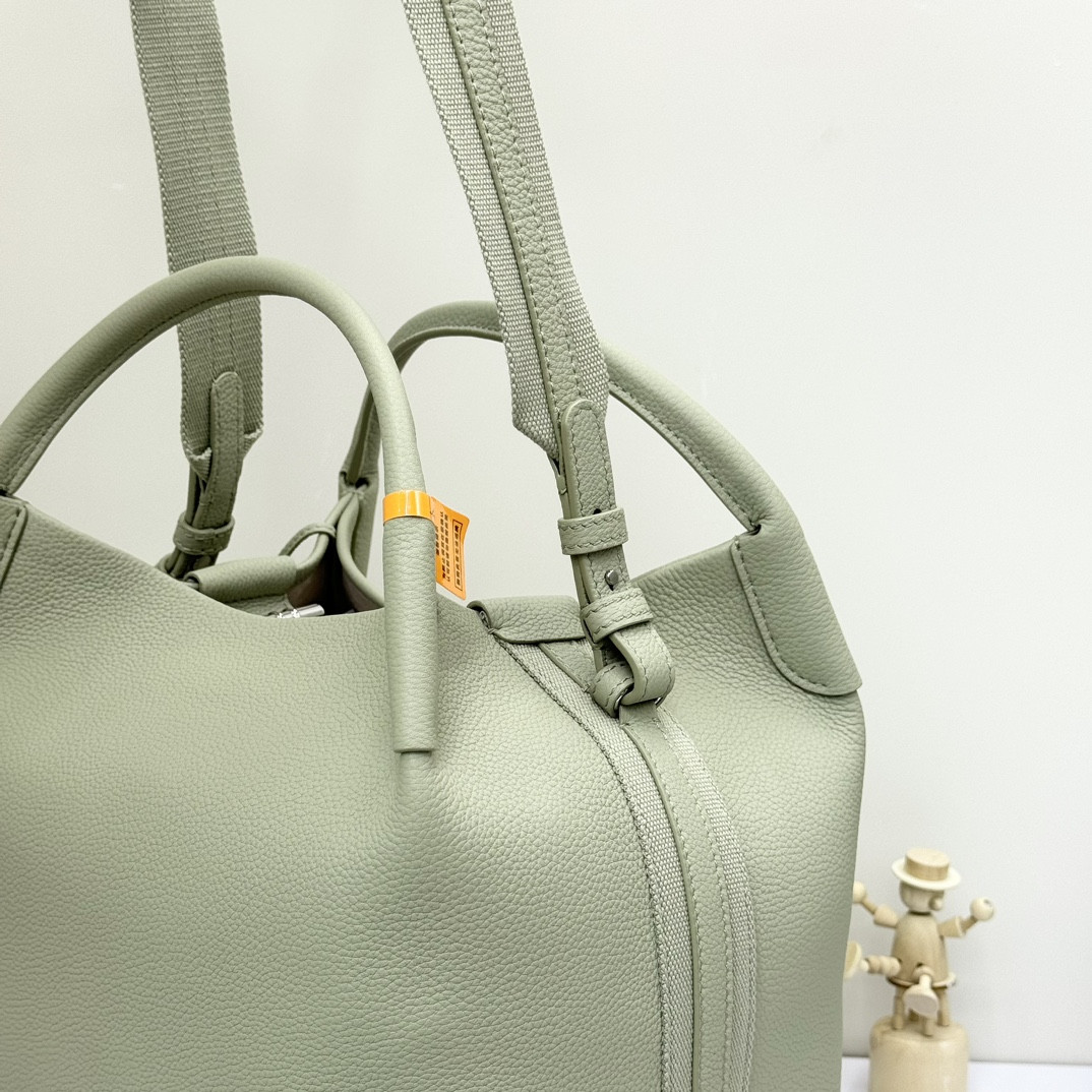 L**o p*ana large bale bag grained calfskin 24 x 20 x 27 cm