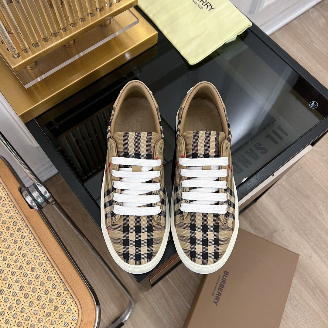 ua B**rry check  sneakers