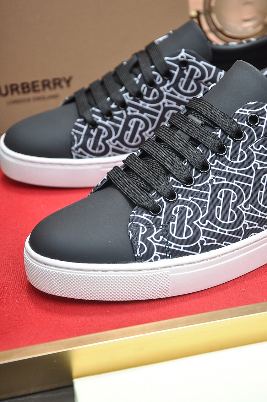 ua B**rry sneakers