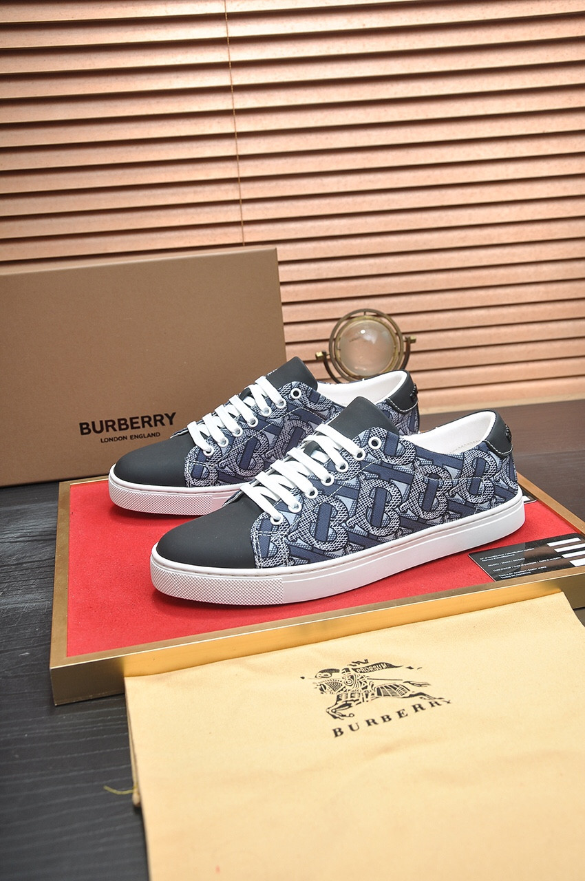 ua B**rry sneakers