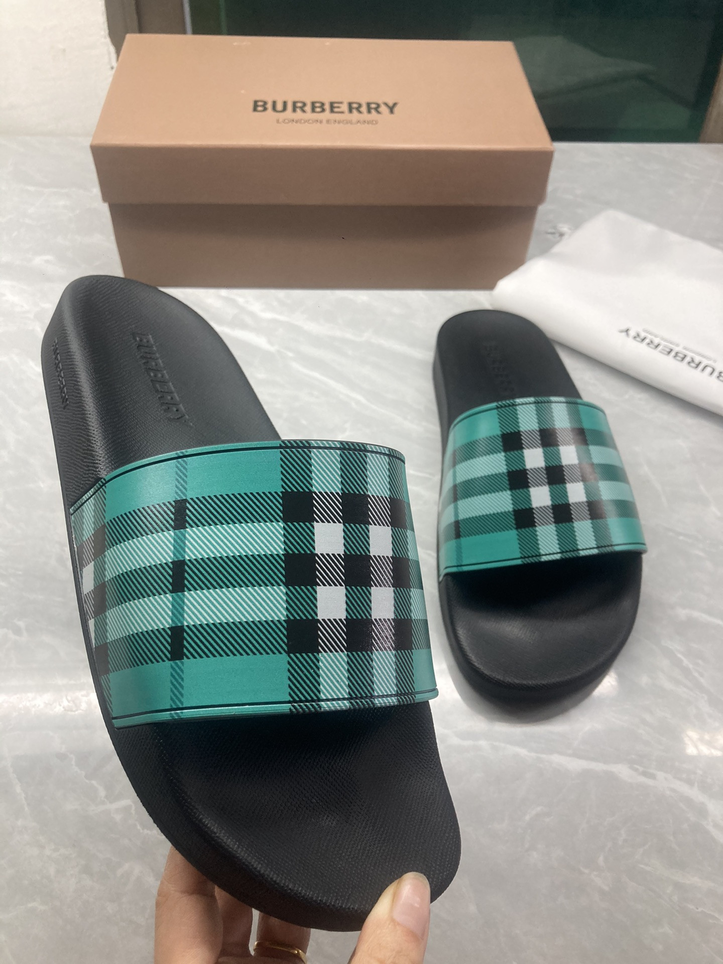 B**rry check slides
