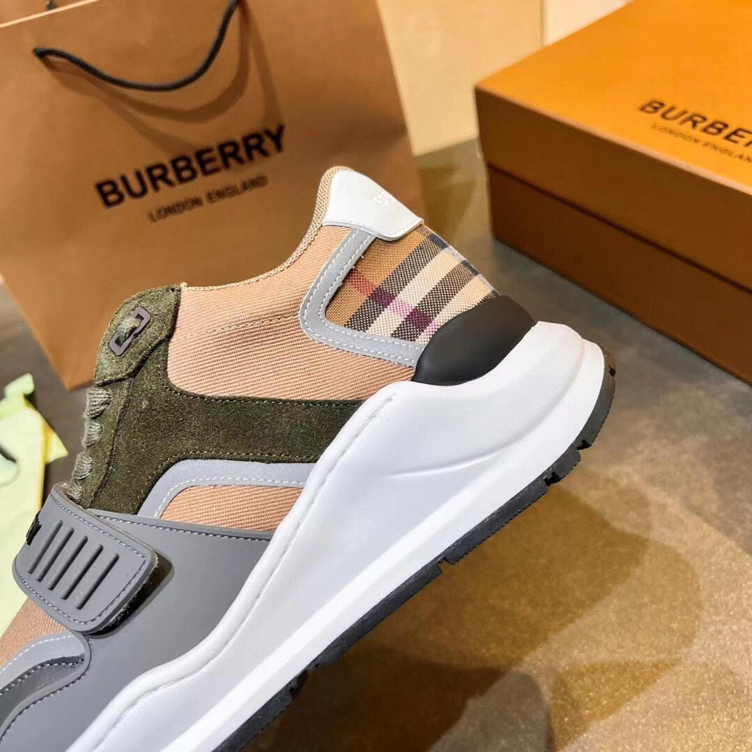 ua B**rry sneakers
