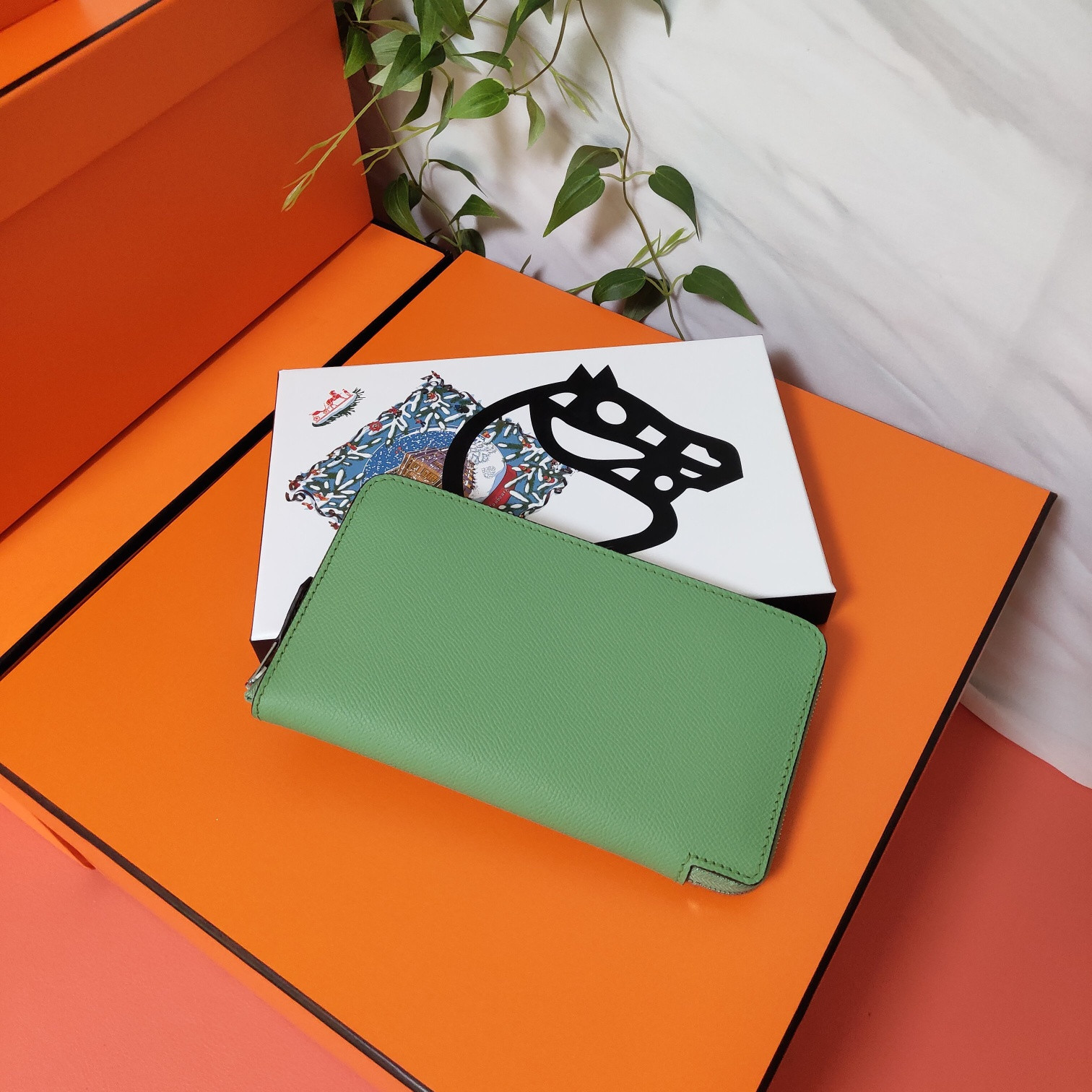 H**me5 long wallet 20x11cm