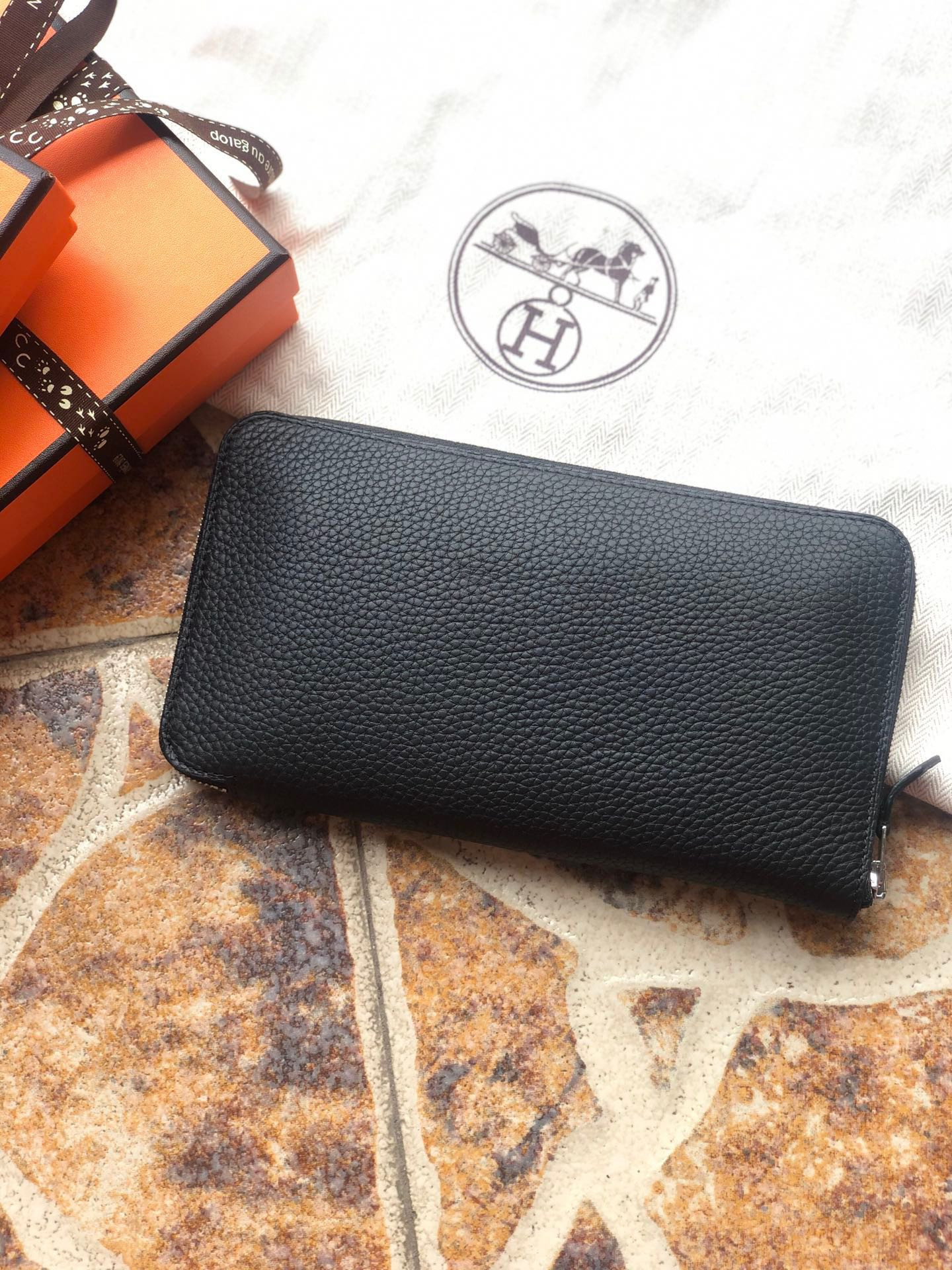 H**me5 long wallet 20x11cm