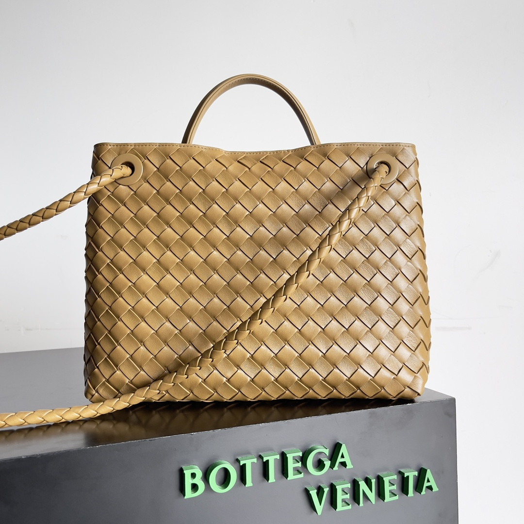 bo*te*ga Ve*ne*ta medium andiamo 32x25x11cm