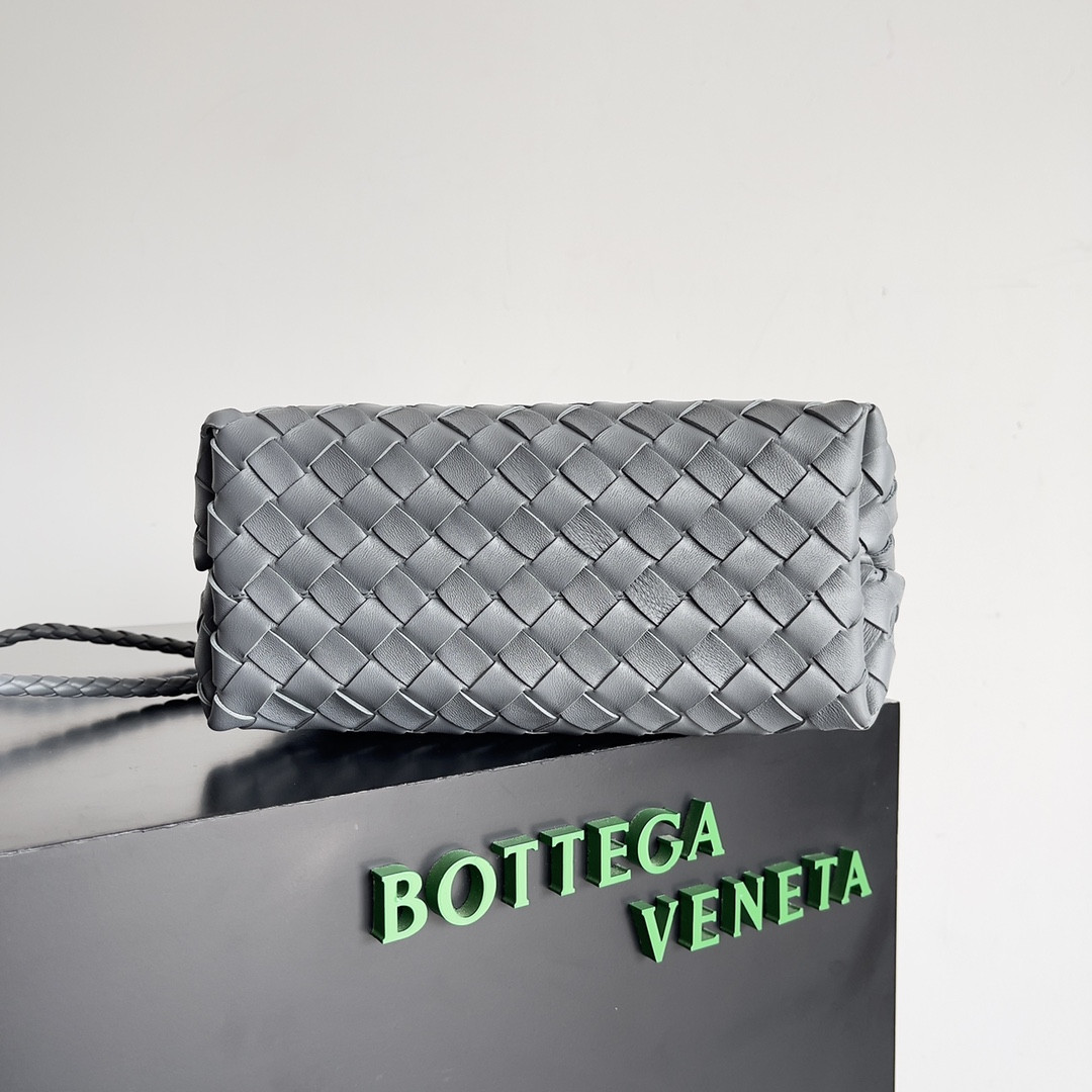 bo*te*ga Ve*ne*ta small andiamo 25x22x10.5cm