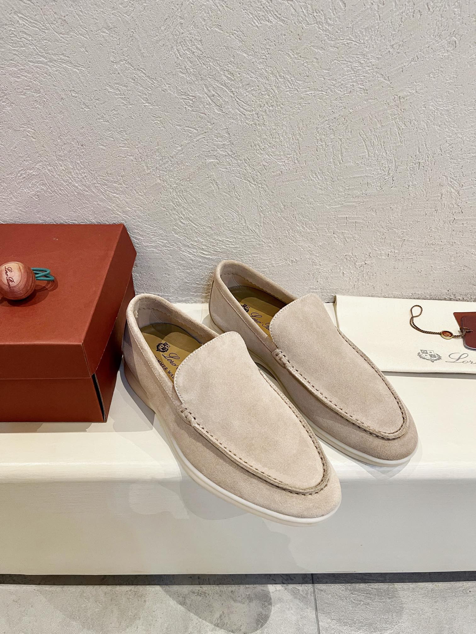 ua L**o p*ana summer walk loafers
