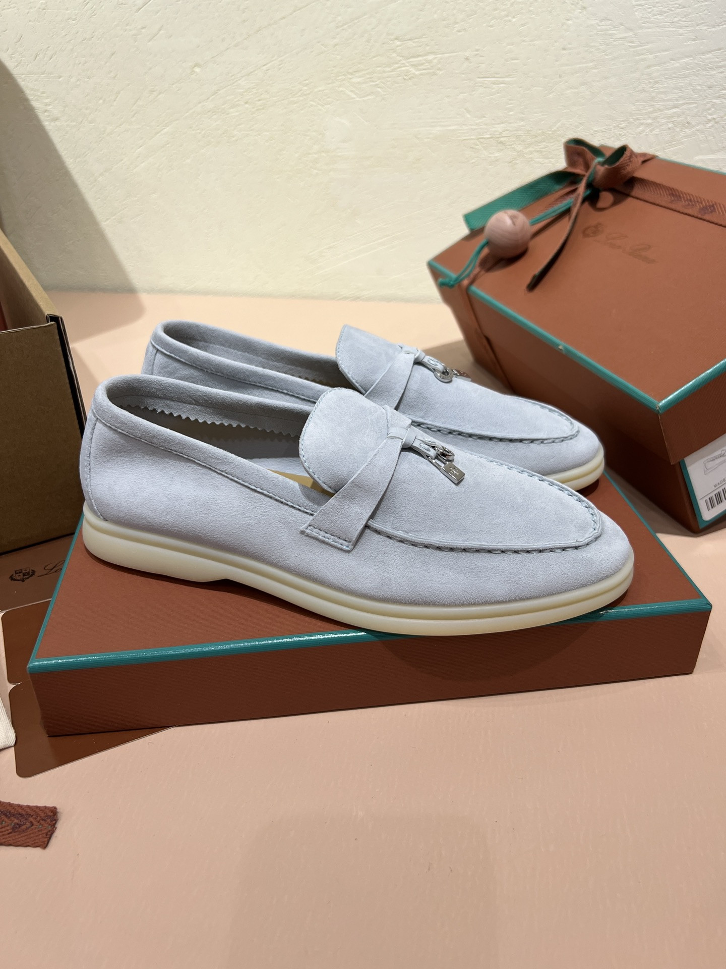 ua L**o p*ana summer charms walk loafers