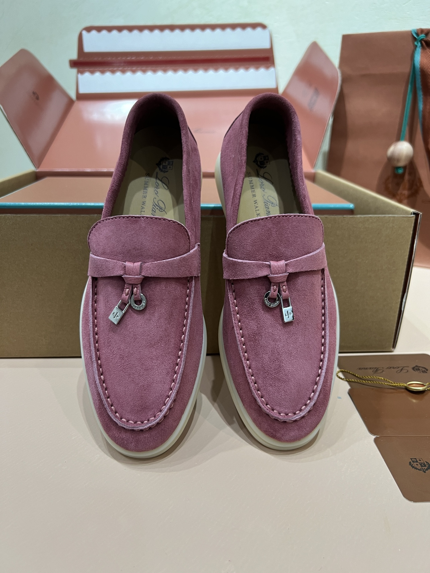 ua L**o p*ana summer charms walk loafers