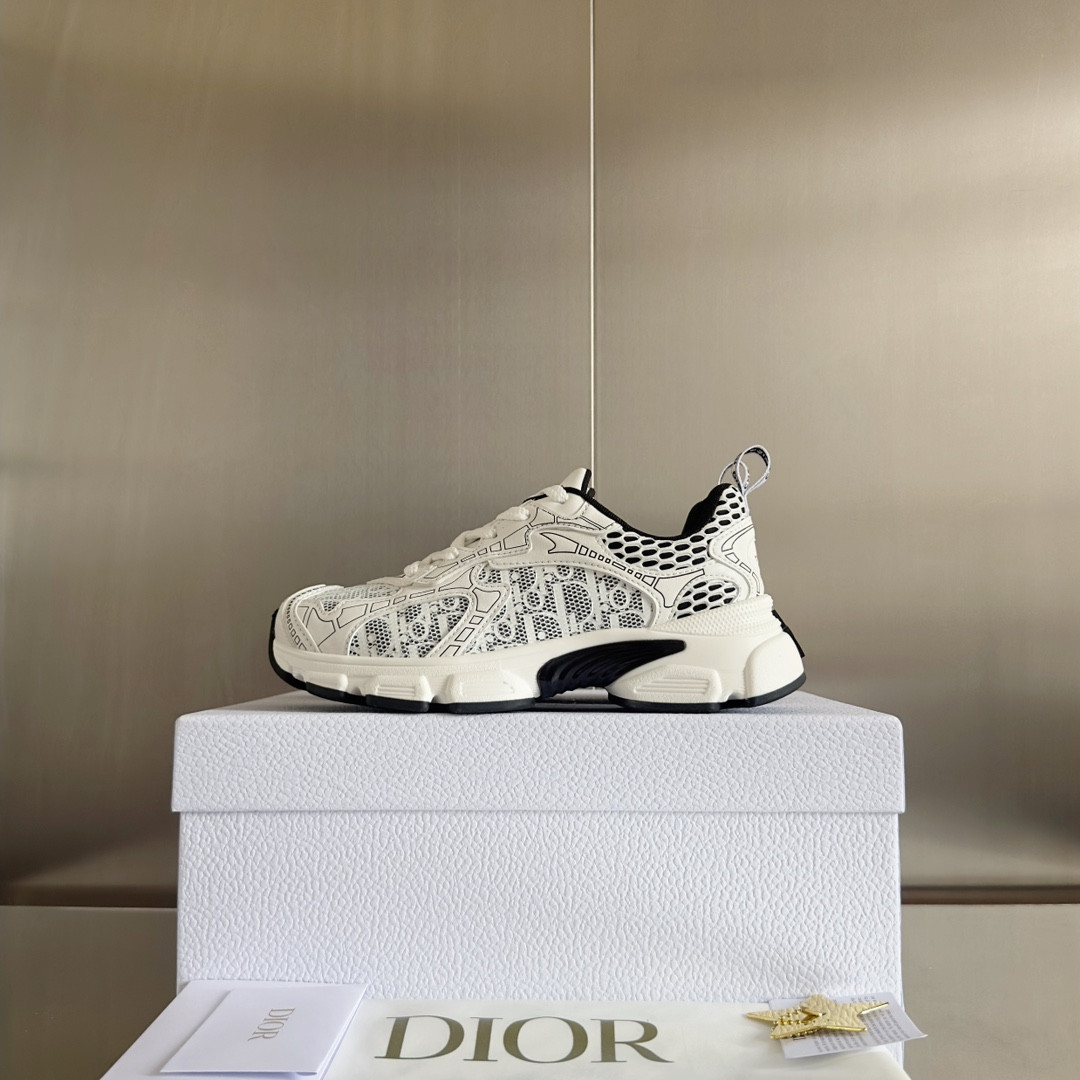 ua D*or vibe sneaker