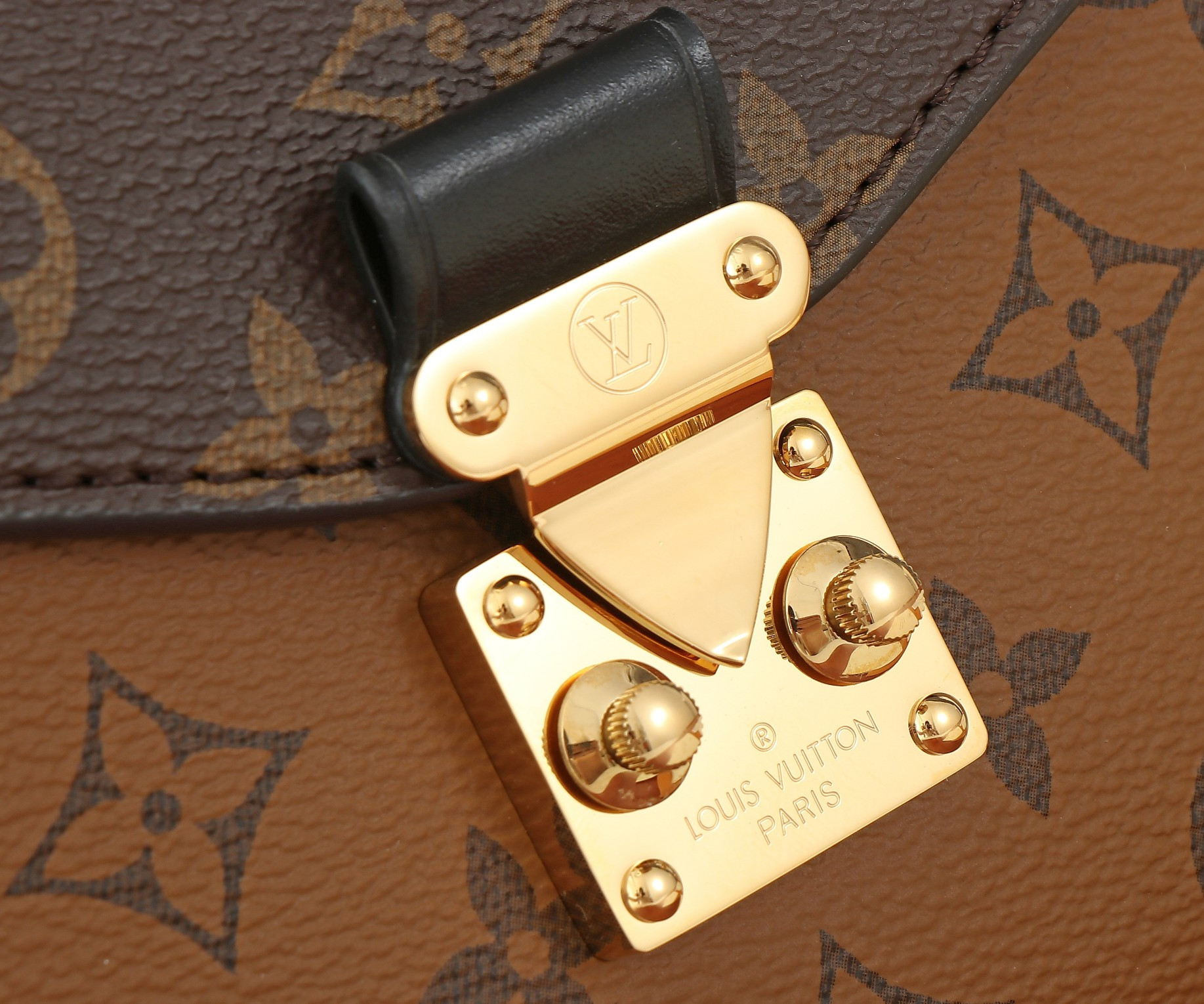 LV Pochette Métis Backpack M11941 20x17x7CM