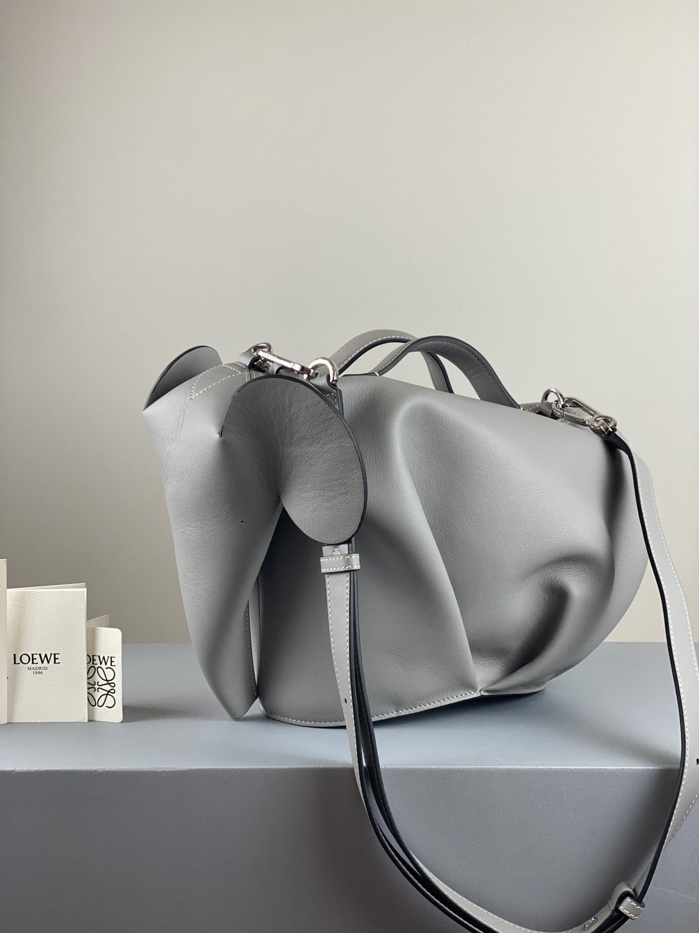 L0ew* large elephant bag 36x26.5x22cm