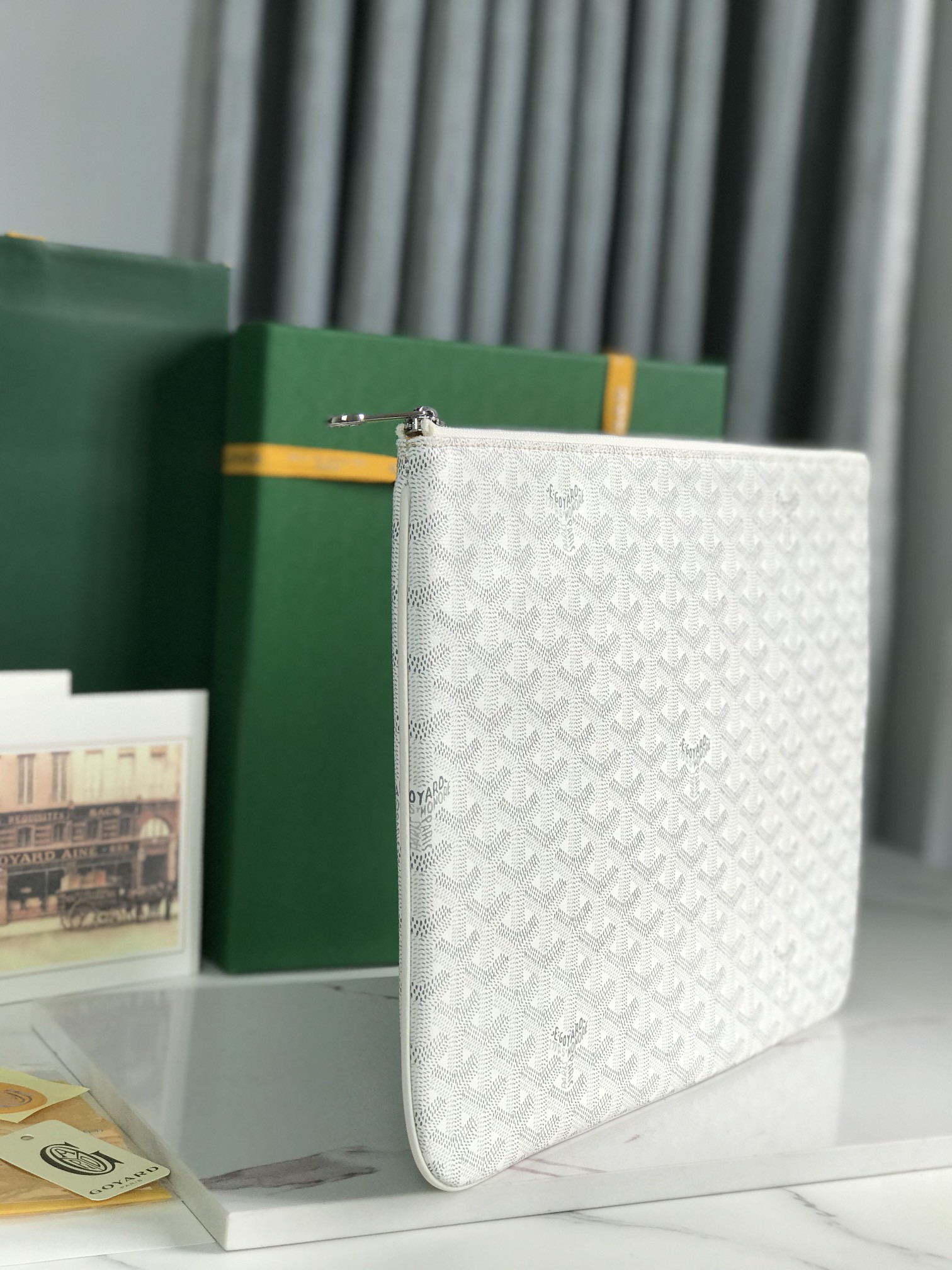 Go*ard Go*ardine white senat mm pouch palladium hardware 36x26x0.5cm