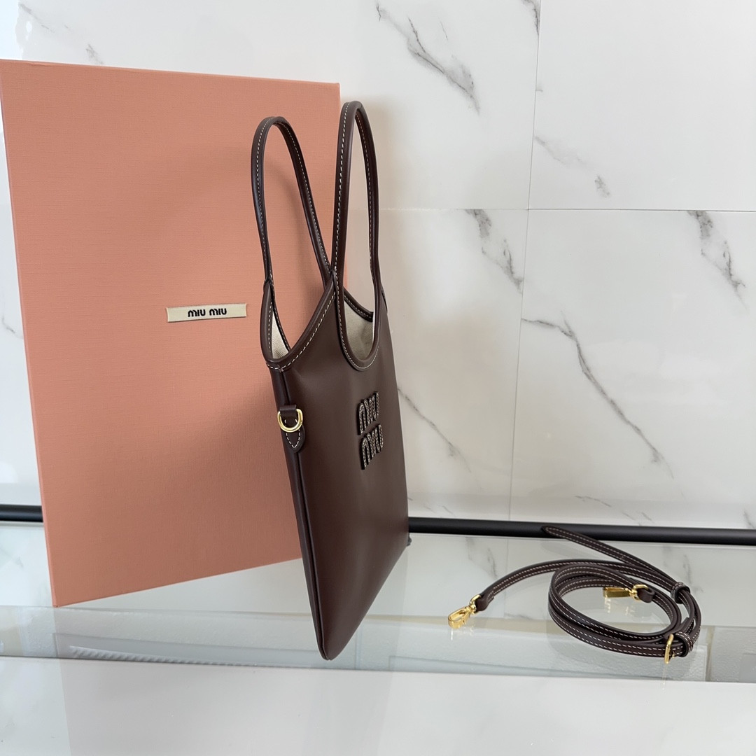 M1v M1v ivy leather handbag 20x 24 cm