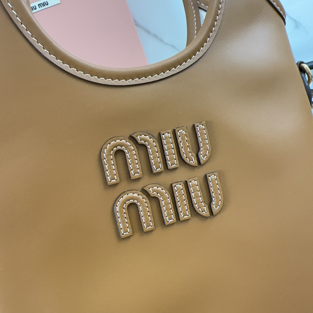 M1v M1v ivy leather handbag 20x 24 cm