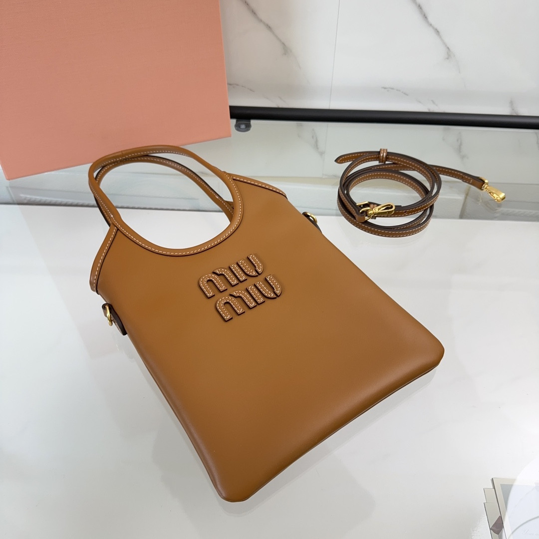 M1v M1v ivy leather handbag 20x 24 cm