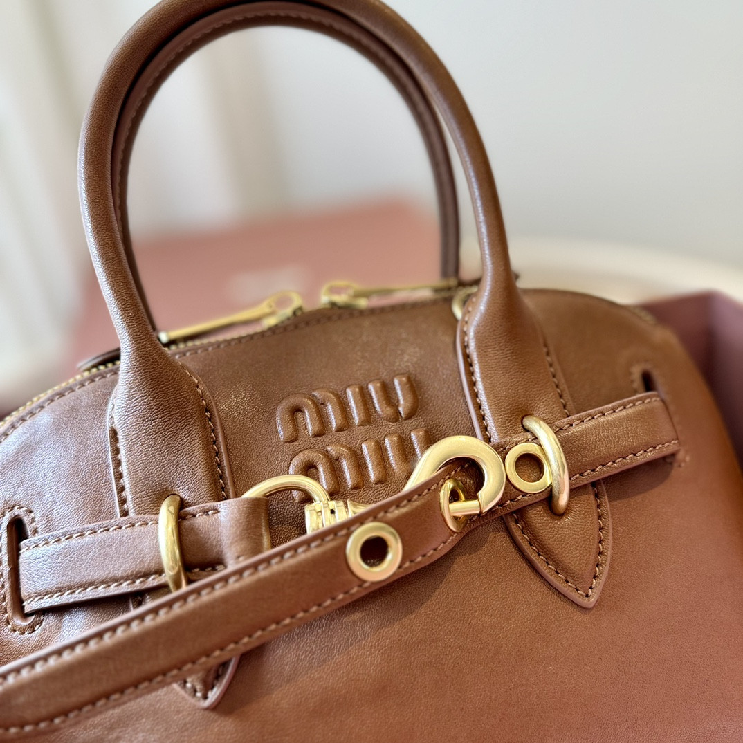M1v M1v aventure nappa leather top-handle bag 16.5x28x10cm