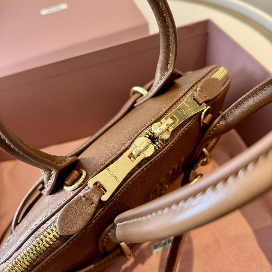 M1v M1v aventure nappa leather top-handle bag 16.5x28x10cm