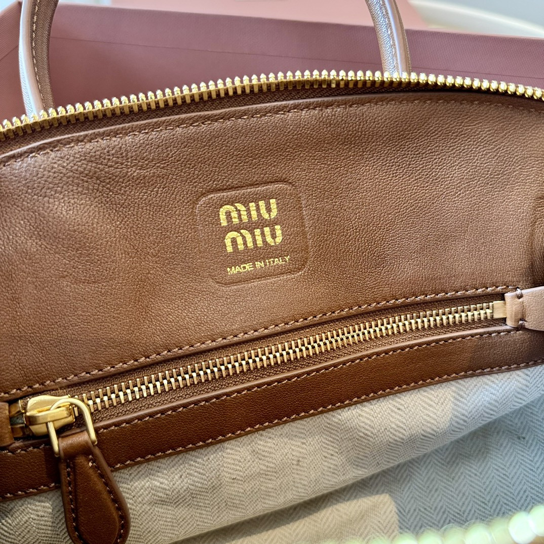 M1v M1v aventure nappa leather top-handle bag 16.5x28x10cm
