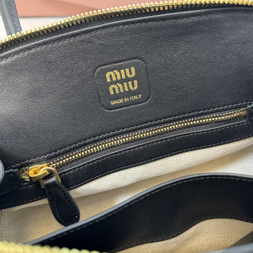 M1v M1v aventure nappa leather top-handle bag 16.5x28x10cm