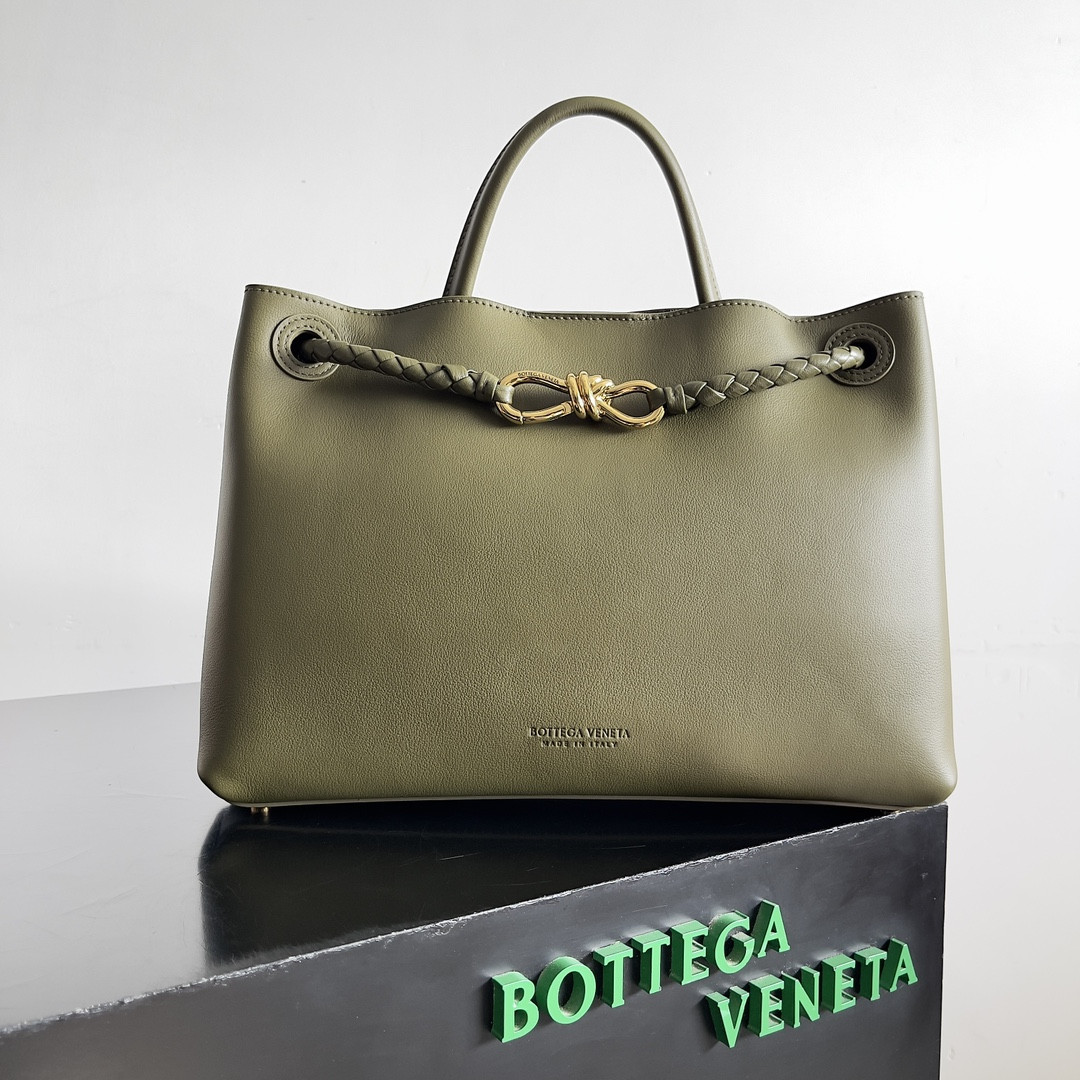 bo*te*ga Ve*ne*ta medium andiamo 32x25x11cm