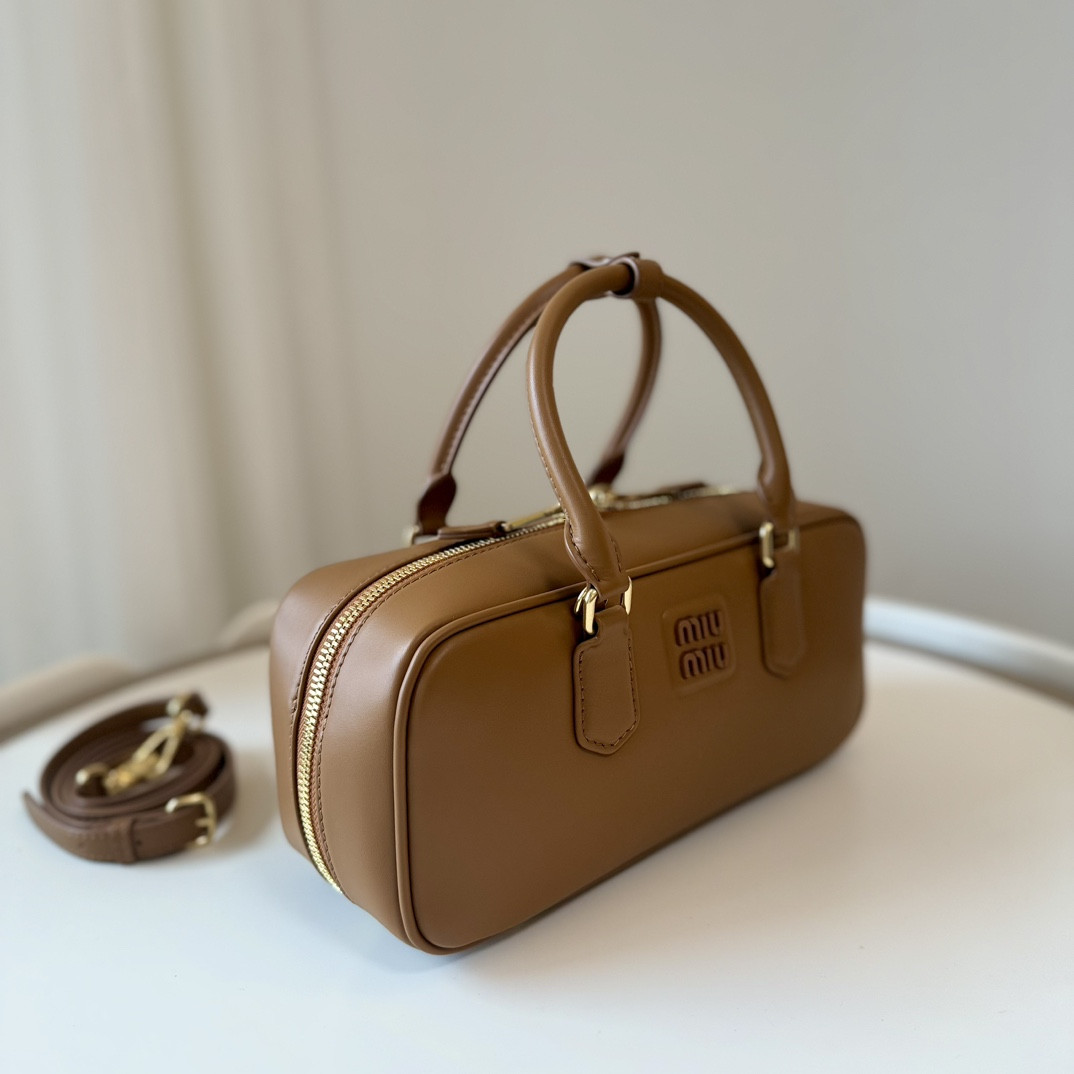 M1v M1v arcadie leather bag 12x27x9cm