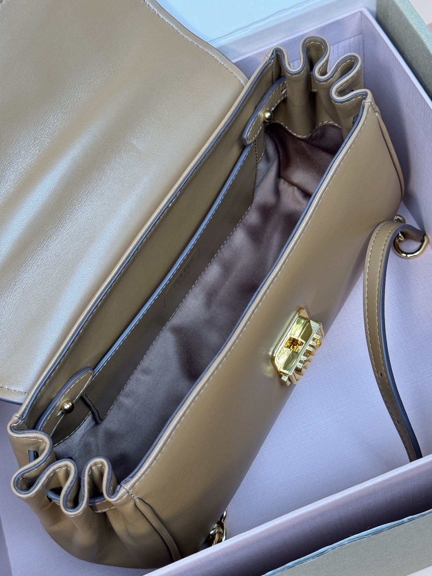 M1v M1v leather shoulder bag  13.5x24x9cm