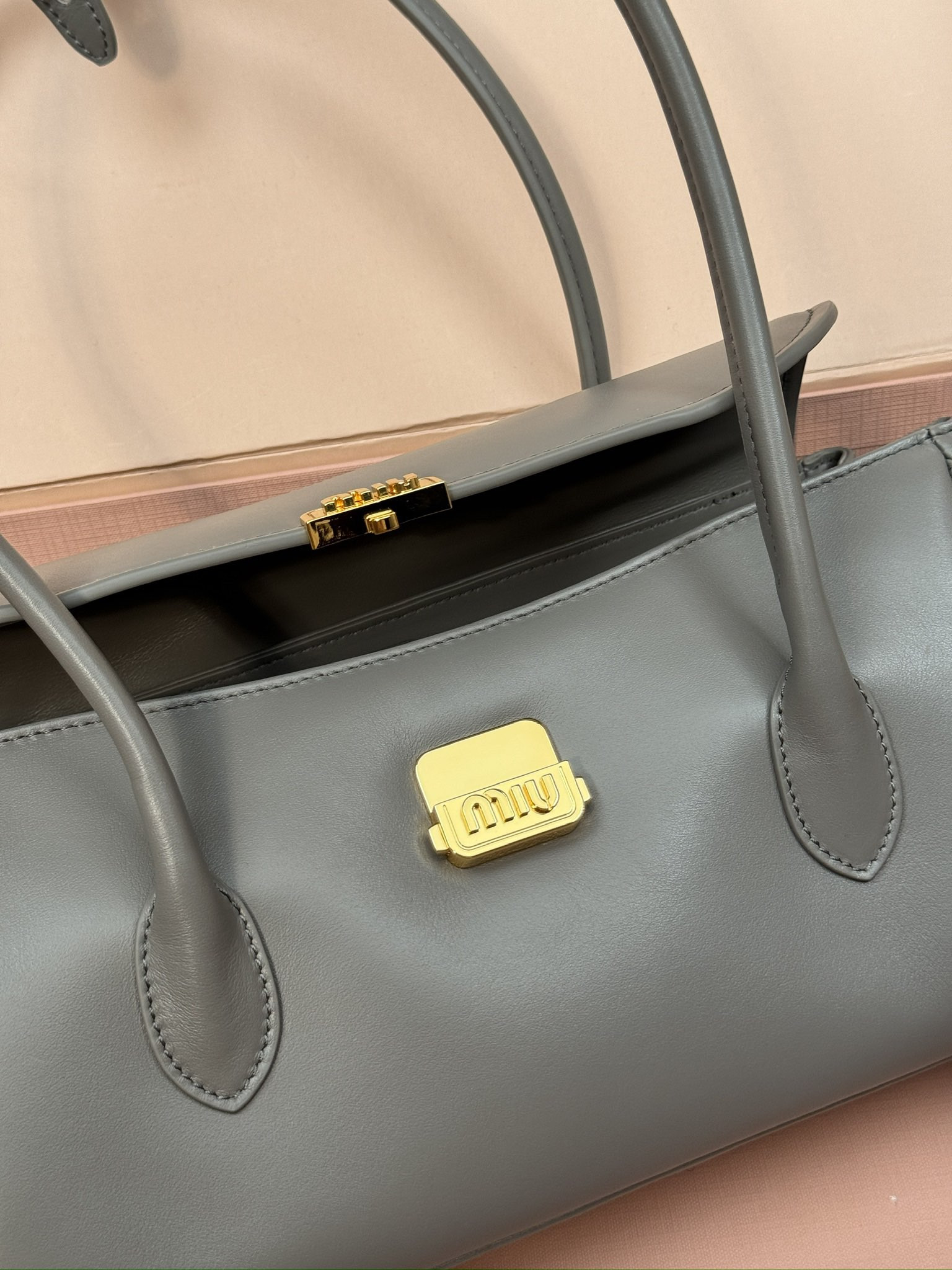 M1v M1v leather shoulder bag  15x28x11cm