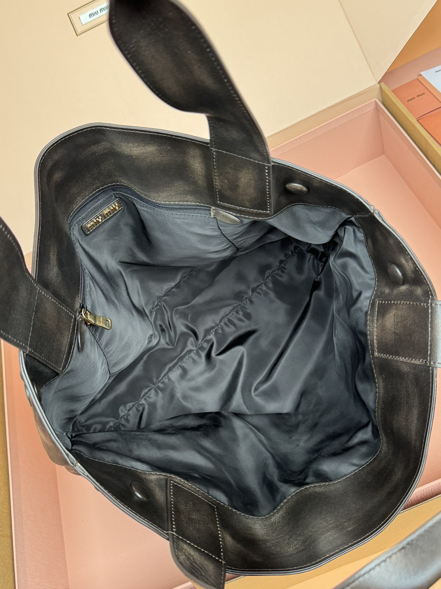 M1v M1v leather hobo bag  39x38.5x11cm