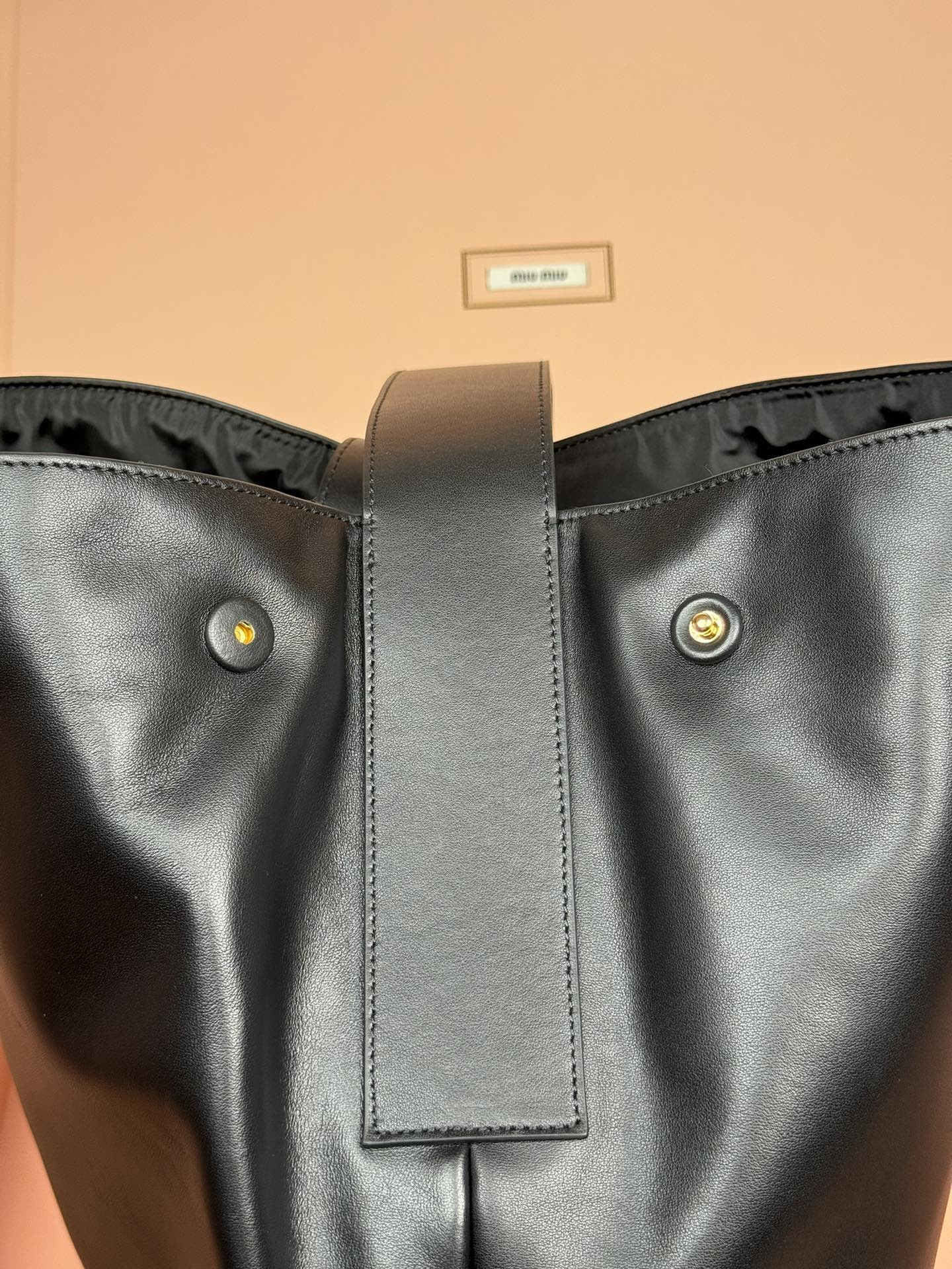M1v M1v leather hobo bag  41×46×11cm