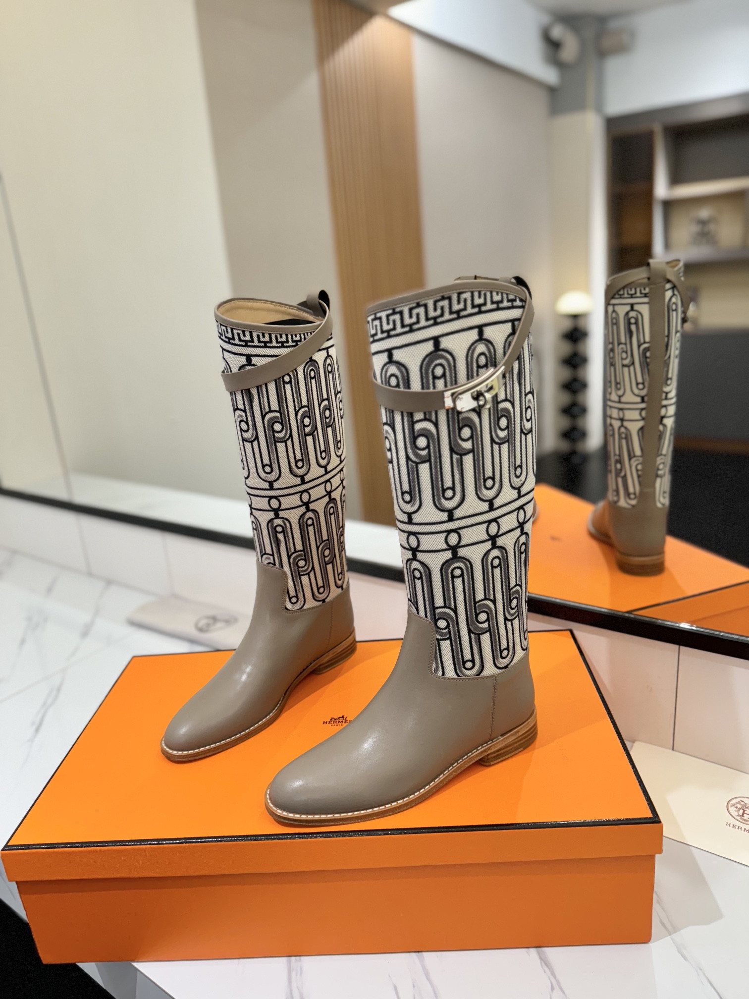 ua H**me5 jumping boots