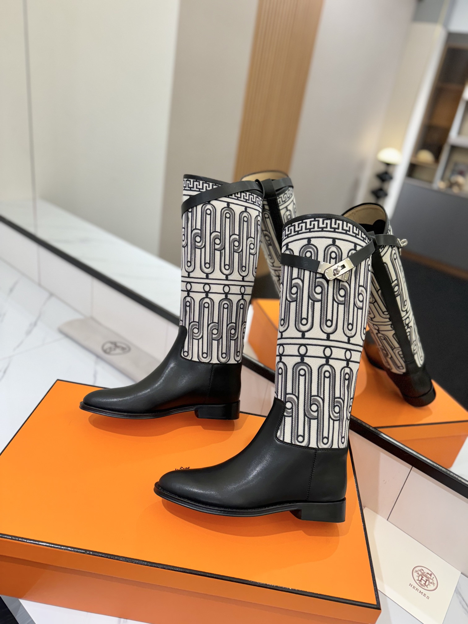 ua H**me5 jumping boots