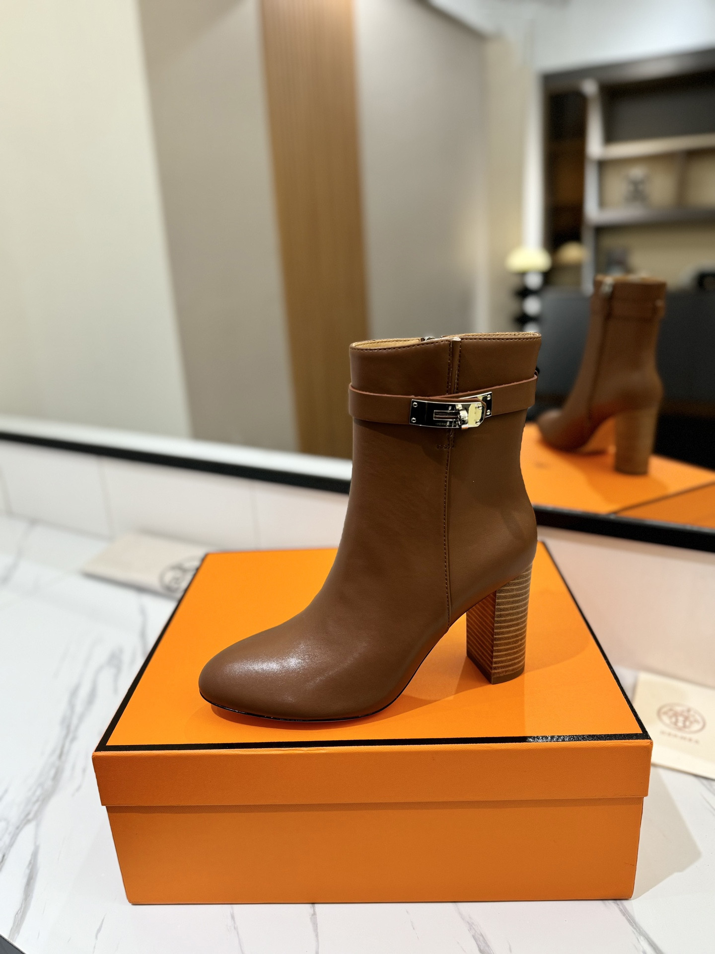 ua H**me5 kelly jumping boots