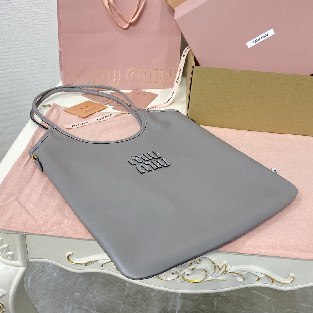 M1v M1v ivy leather bag 40x35cm