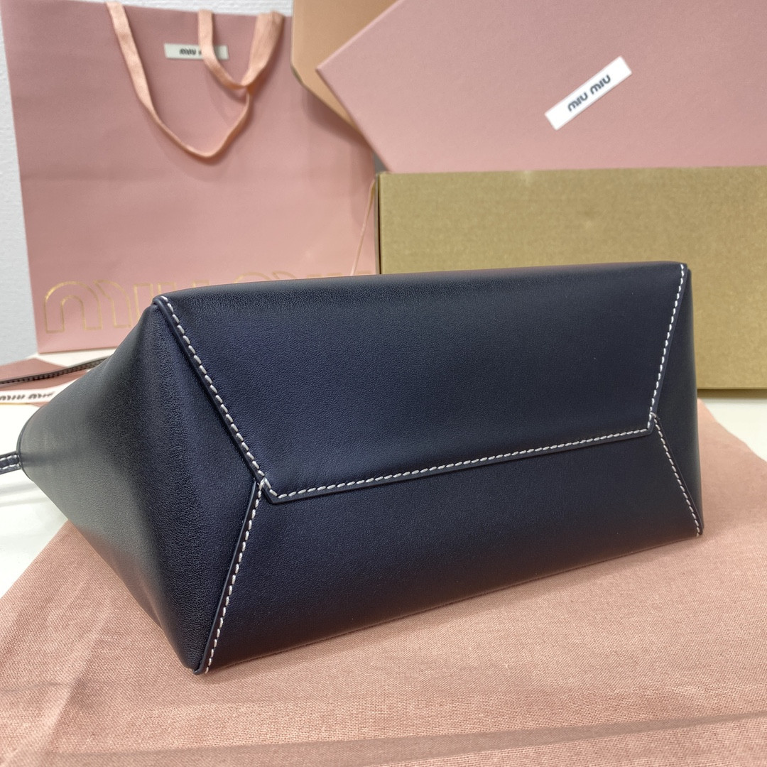 M1v M1v ivy leather bag 23.5x22x12cm