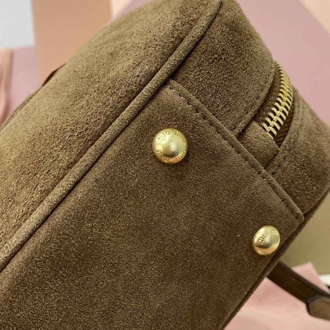M1v M1v arcadie padded suede top-handle bag 12x27x9cm