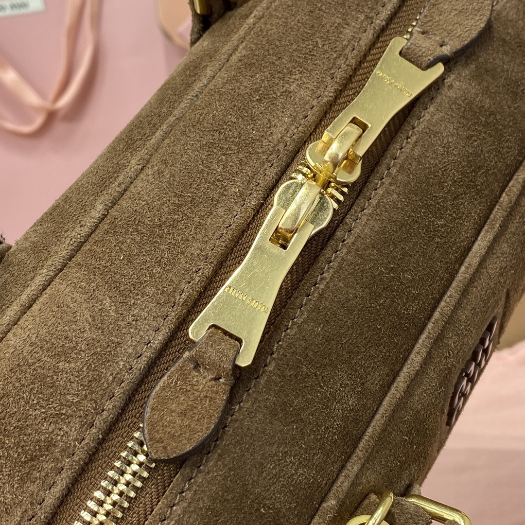 M1v M1v arcadie padded suede top-handle bag 12x27x9cm