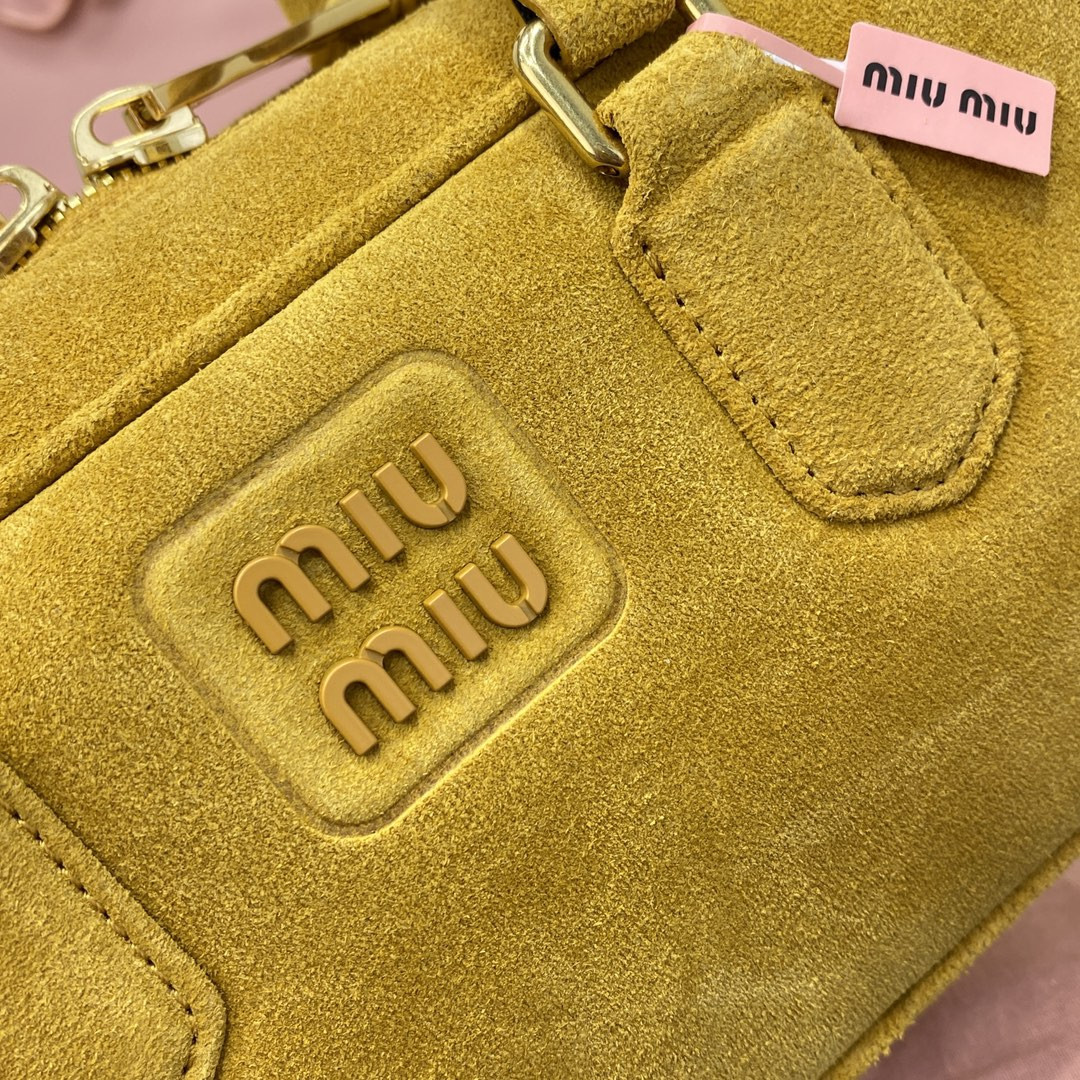 M1v M1v arcadie padded suede top-handle bag 12x27x9cm
