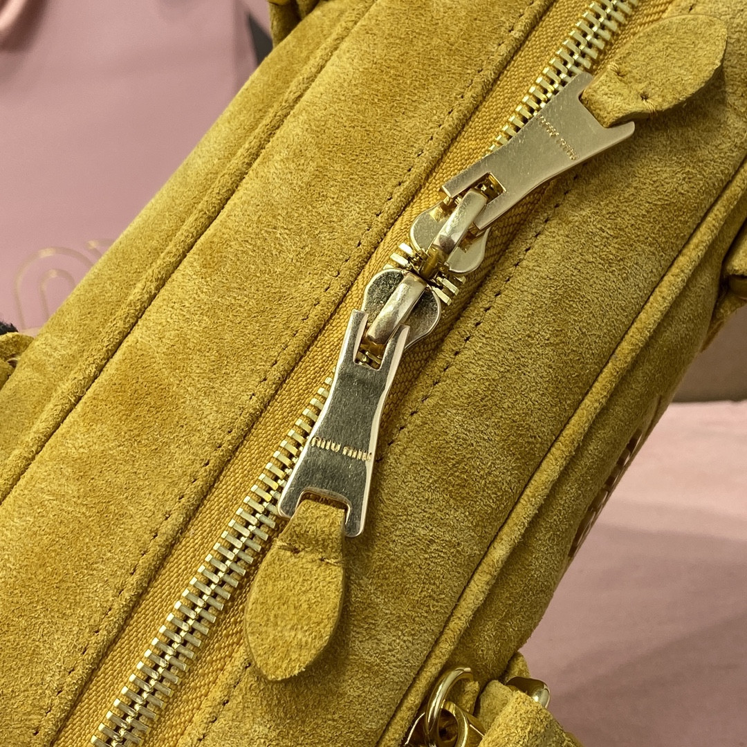 M1v M1v arcadie padded suede top-handle bag 12x27x9cm