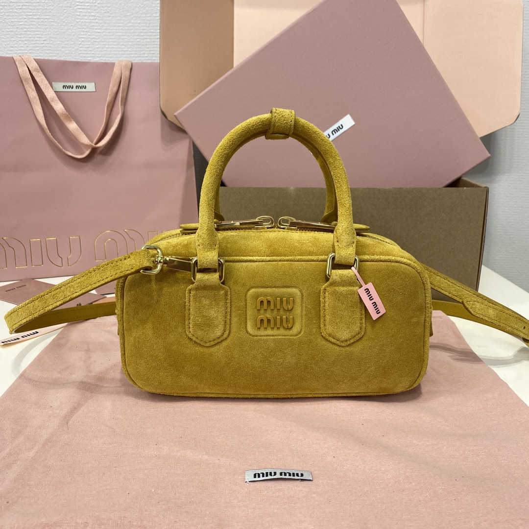 M1v M1v arcadie padded suede top-handle bag 22x10.5x7.5cm