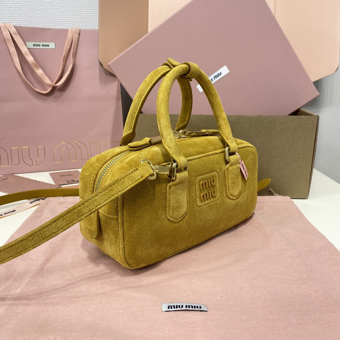 M1v M1v arcadie padded suede top-handle bag 22x10.5x7.5cm