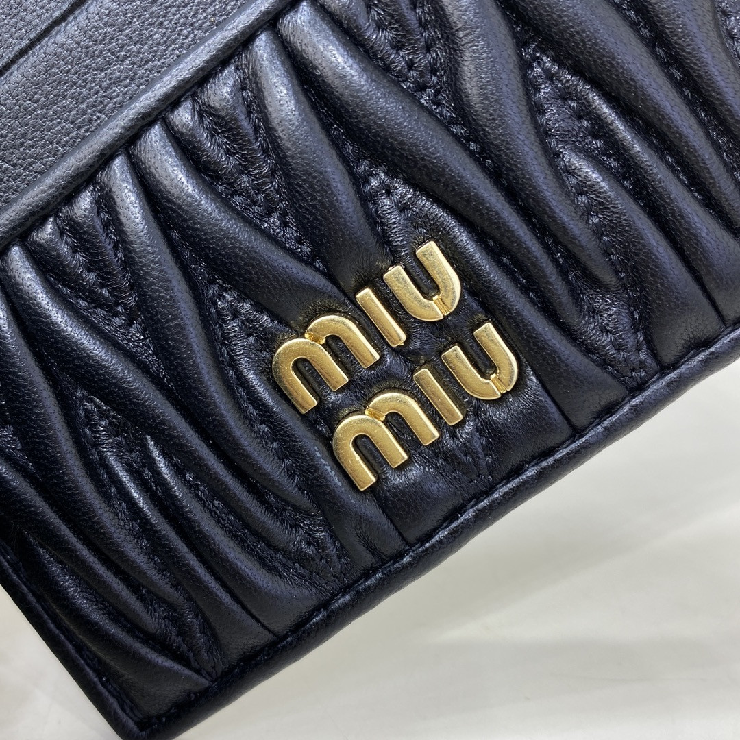 M1v M1v matelassé nappa leather card holder 8x10.5cm