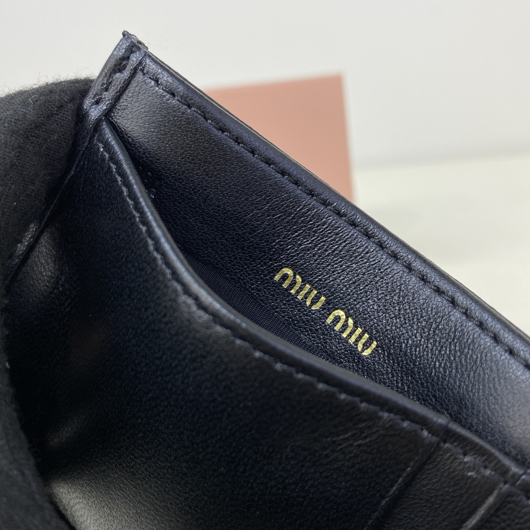 M1v M1v matelassé nappa leather card holder 8x10.5cm