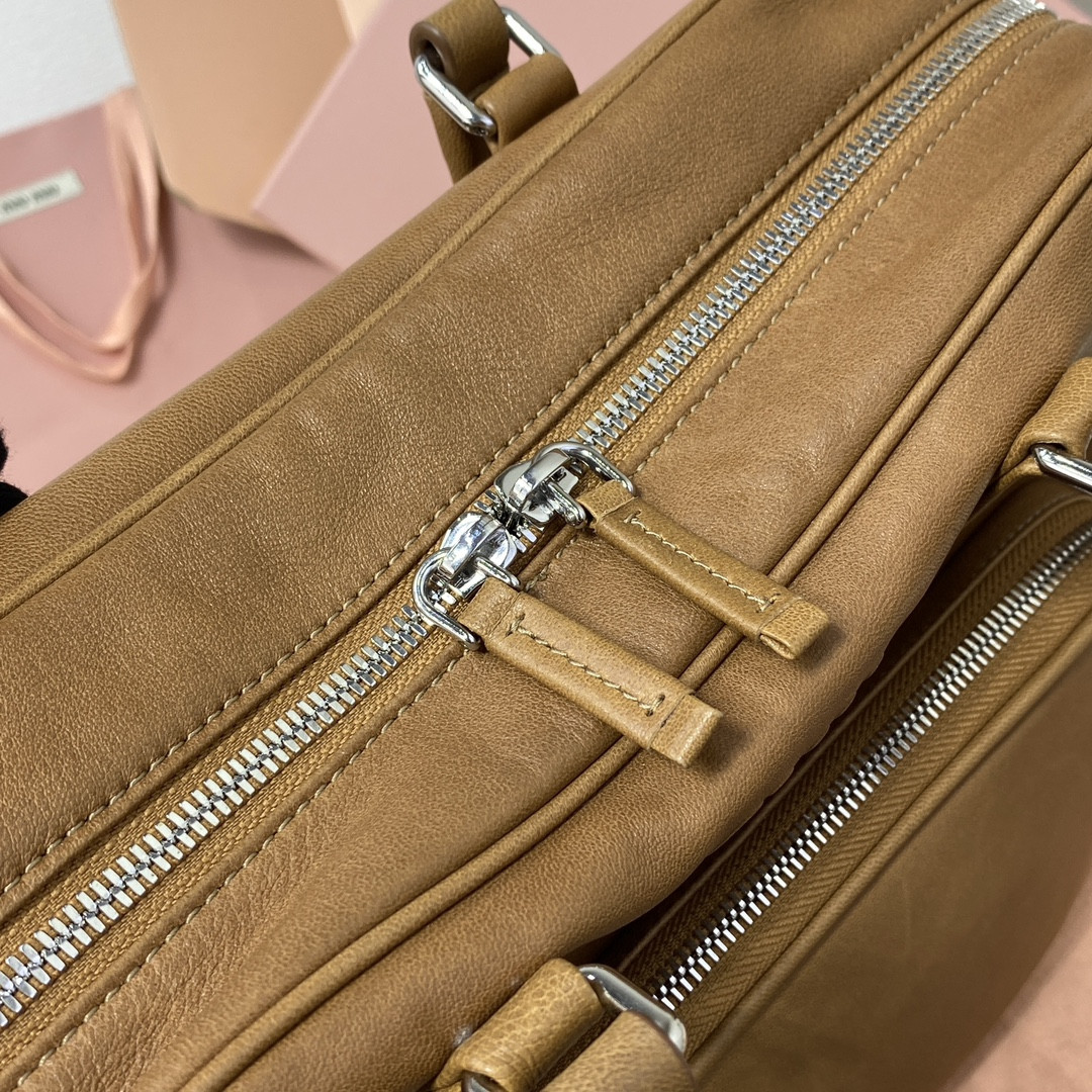 M1v M1v nappa leather top-handle bag 22x32x14cm