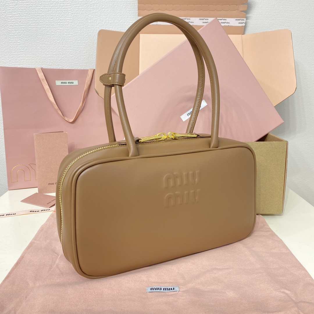 M1v M1v beau naplak leather bag 29x17x9cm