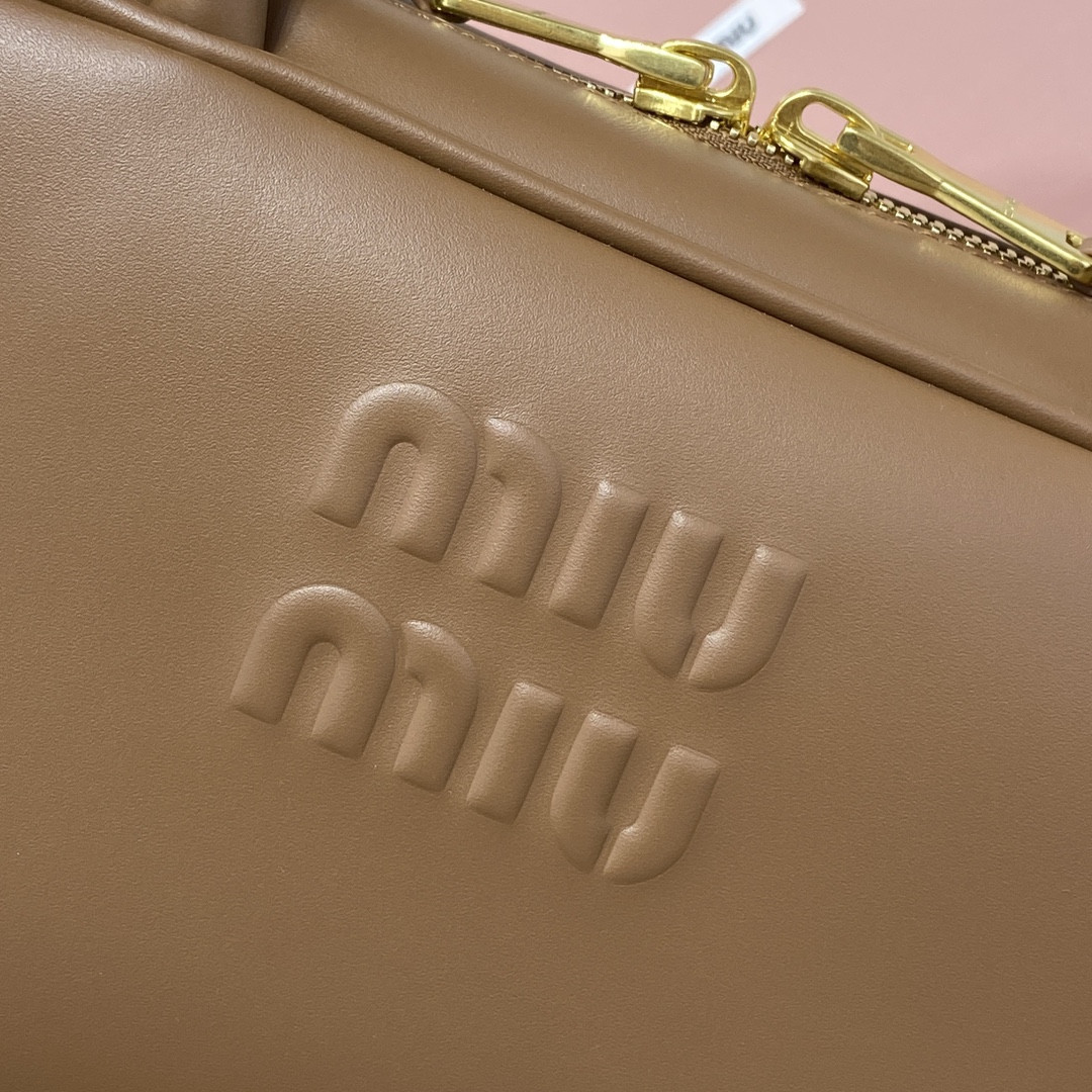 M1v M1v beau naplak leather bag 29x17x9cm