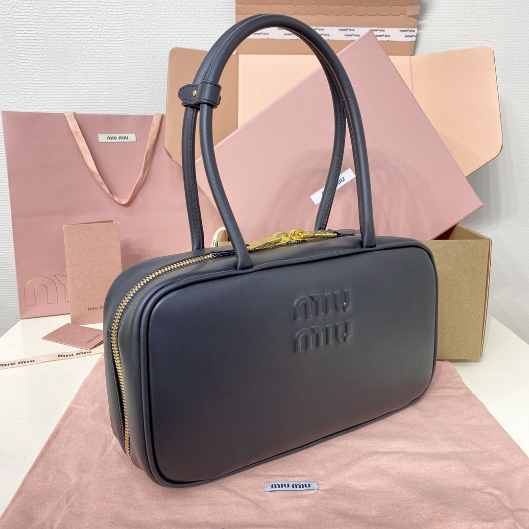M1v M1v beau naplak leather bag 29x17x9cm