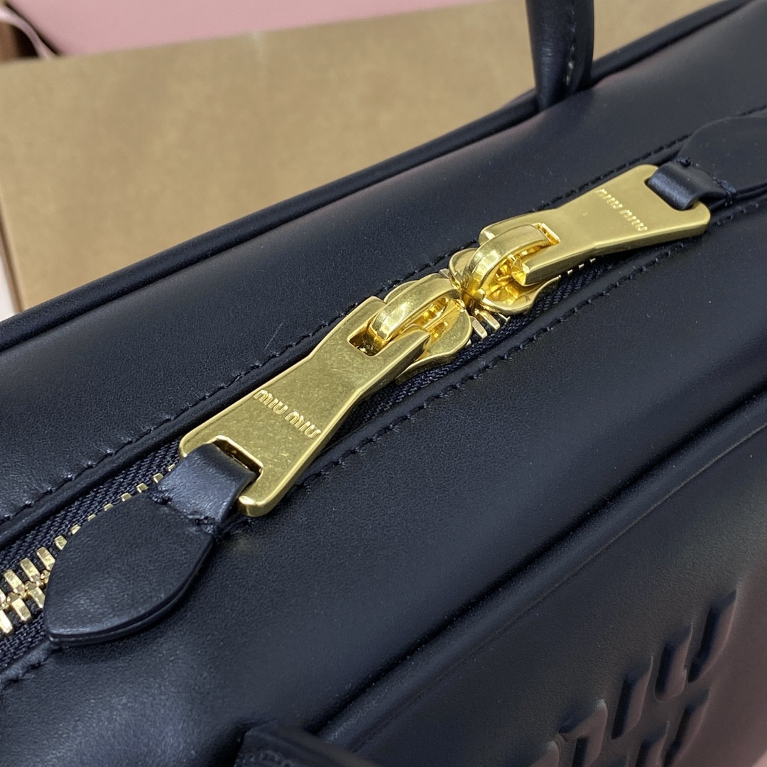 M1v M1v beau naplak leather bag 29x17x9cm