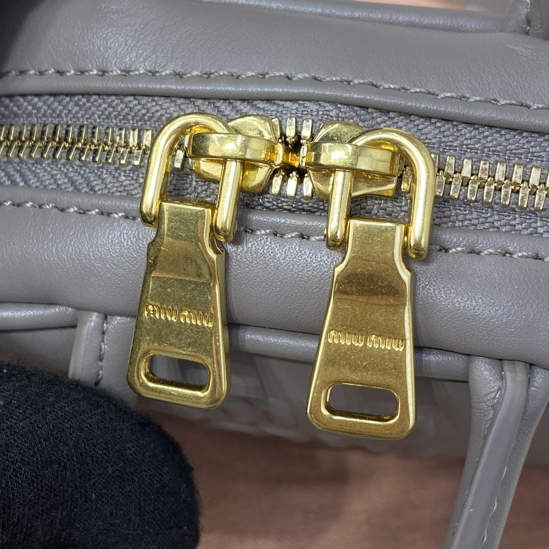 M1v M1v leather micro bag 7x11x4cm