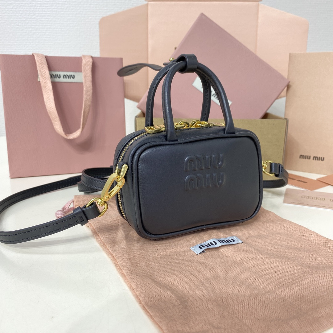 M1v M1v leather micro bag 7x11x4cm